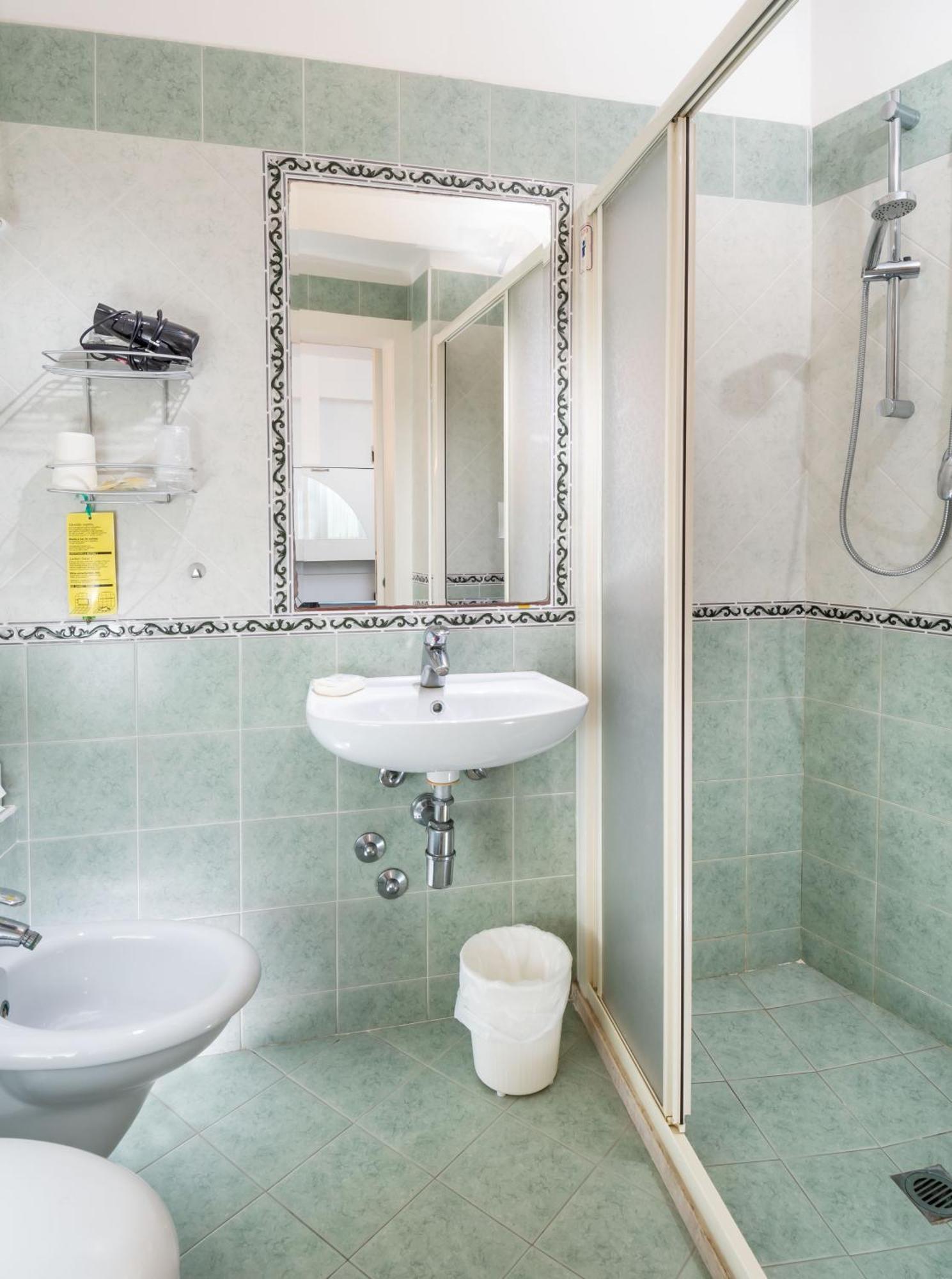 מיסאנו אדריאטיקו Hotel Albatros מראה חיצוני תמונה