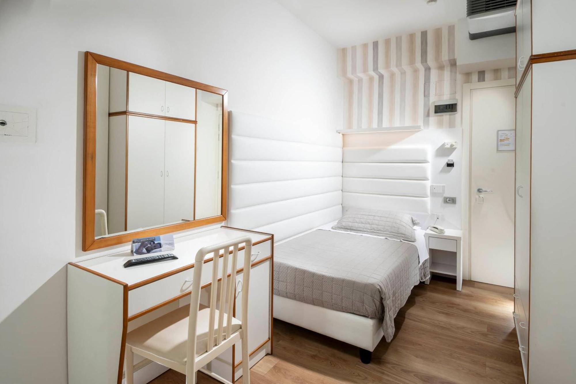 מיסאנו אדריאטיקו Hotel Albatros מראה חיצוני תמונה