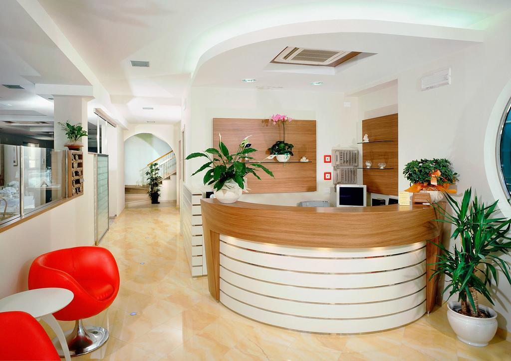 מיסאנו אדריאטיקו Hotel Albatros מראה חיצוני תמונה