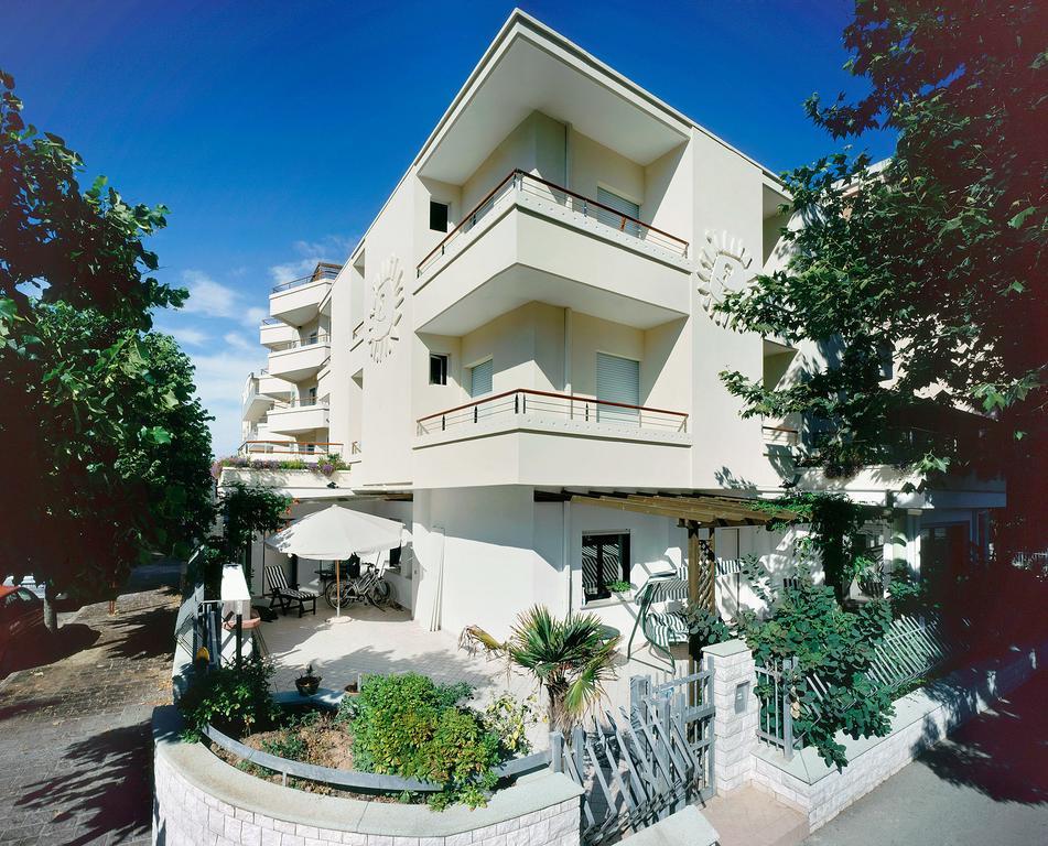 מיסאנו אדריאטיקו Hotel Albatros מראה חיצוני תמונה